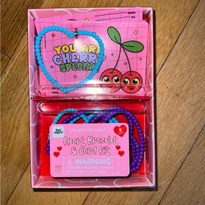 New aldis Valentine cherry 8 bracelet kids kit